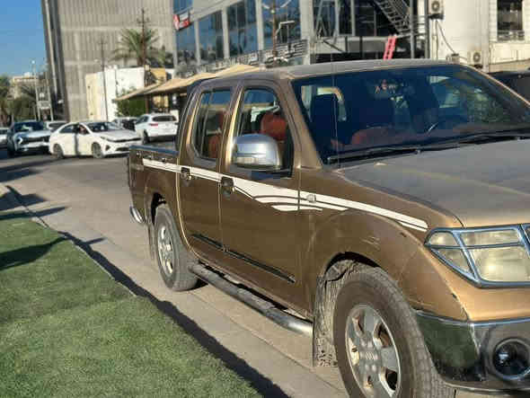 نيسان نافارا 2008 – خليجي بنزين + منظومة غاز (ضمان شركة)
مواصفات خليجي / 
• الموديل: 2008
• الممشى: 297 ألف كم
• المحرك: مُجدَّد تجفيت درجة أولى – نظيف بدون تبخير
• الوقود: بنزين + منظومة غاز مع ضمان الشركة
• الحالة الخارجية: بدون حادث وبدون صبغ
• ملاحظة: صبغ بسيط جداً بلد عاميّة على أثر دعمة خفيفة (موجودة بالصور)
• الإطارات: تايرات أصلية
• السنوية: ساقطة وتحتاج تجديد فقط
• السيارة جاهزة وما تحتاج صرف
السعر: 95 ورقة فقط
المكان: بغداد
 سيارة اقتصادية، استعمال هادئ مناسبة للشغل والطلعات.
مكان السيارة بغداد حي الجامعة 
***********
