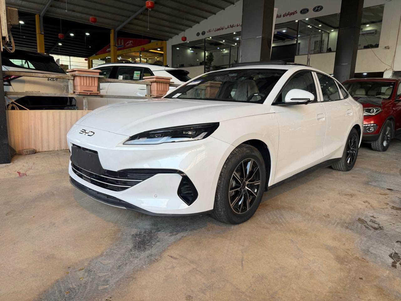 BYD SEL 06
سفركيلومه تر عه ده دبه رده سته 
كامل ئه شيا به رگه كوشن كاعى بيلادى 
شه عنو په مپى هه وا كامل كامله 
سه ياره كان مانكى ١٢/٢٠٢٤
نرخى 158 وه ره قه هه رزانترين نرخ
***********
