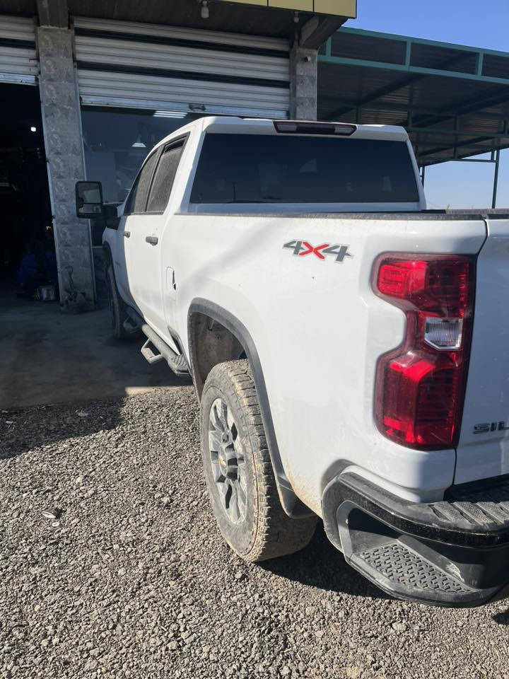 السلام عليكم سلفرادو HD 2024 مكينه 6.6بانزين كير 10نمر السياره كلين بدون حادث بدون غرق مرقمه انبار *********** السعر 3دفتر
