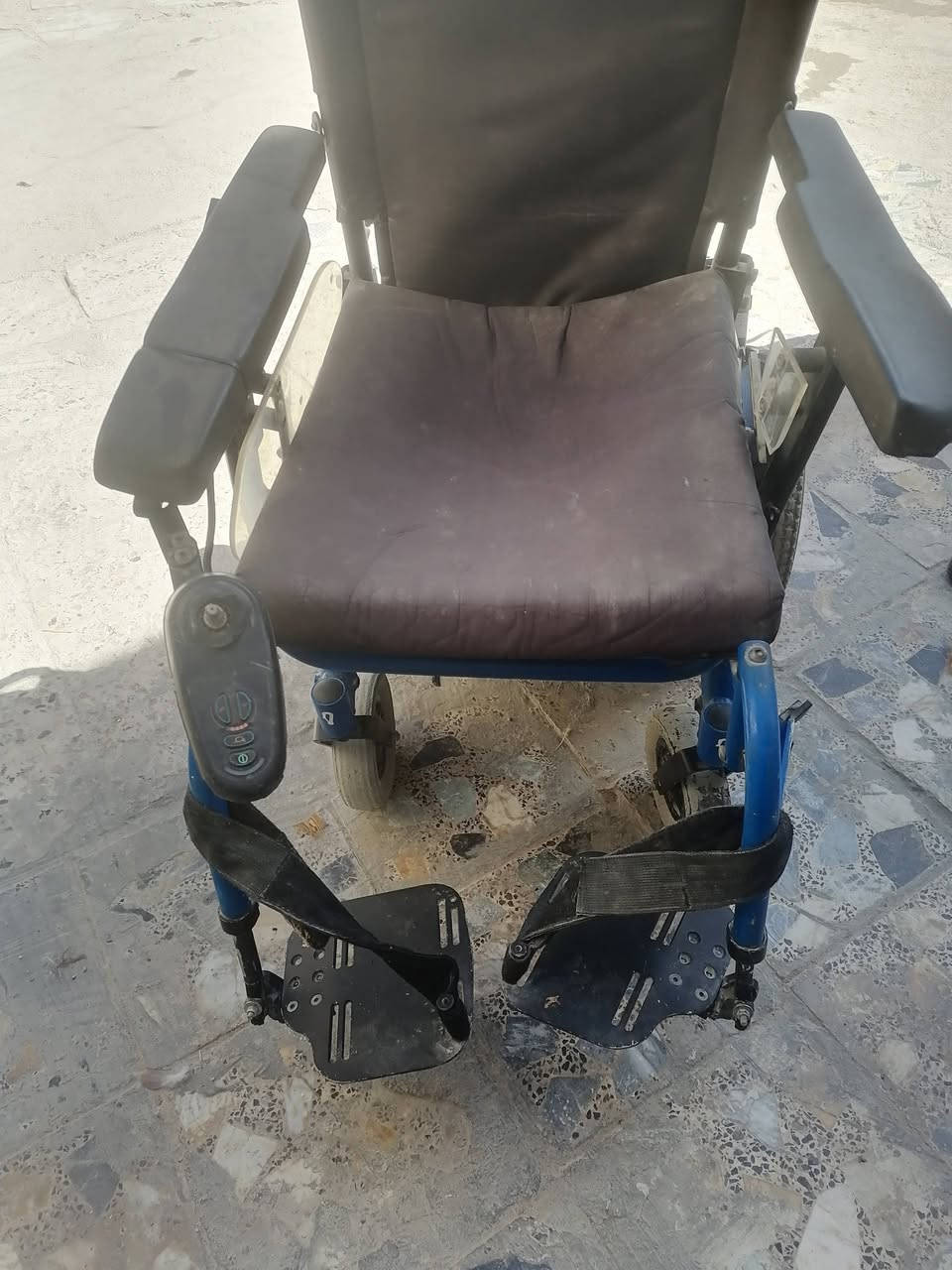 عربانه شحن  دبل باتري السعر ٢٠٠الف  موبايل ***********
