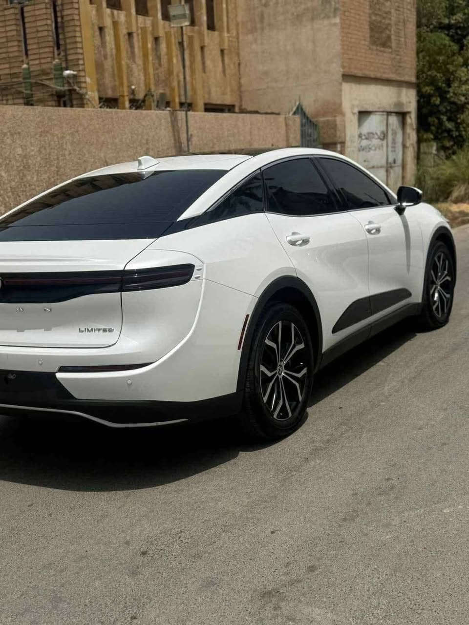 يعلن سجاد للمزادات الأمريكية كراون 23 لمتدد للبيع مرقم وجاهز لون أبيض فقط بار بل جاملغ الامامي الايمن وعواج بقاعده لجاملغ ومعدله فقططط
ماشيه 34 mil  
عنوان/ بغداد بلديات 
الاتصال ***********
