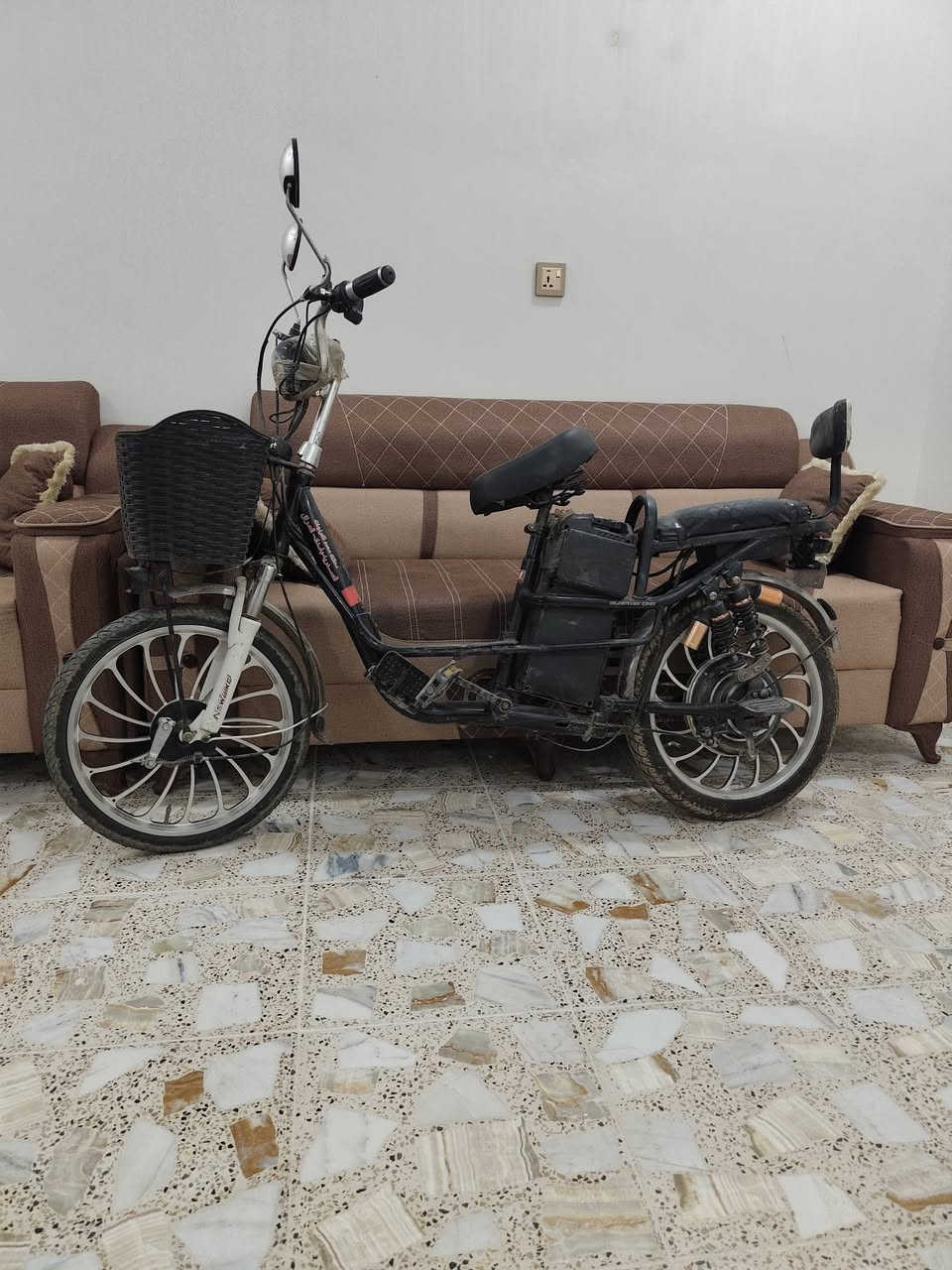 دراجه شحن نضيفه كلش ما اعرف شبيها سعرها من الاخير 100

***********

