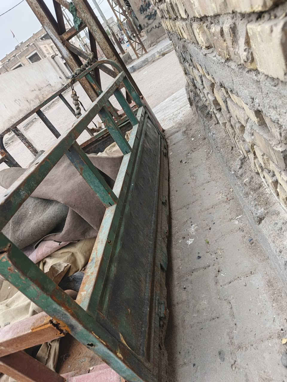 السلام عليكم وادي كامل للبيع السعر 100 مكانه بصره حيانيه شارع المدارس كان بصره حيانيهع


**إذا كنت صاحب هذا الإعلان وتريد حذفه لأي سبب، رجاءا أرسل رسالة إلى الدعم الفني**