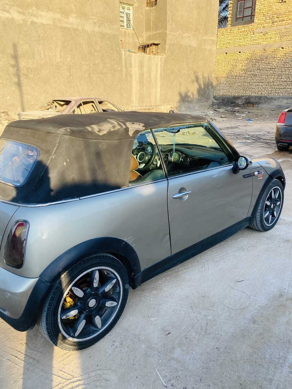 السلام عليكم مني كوبر 2008 (s) السياره مكفوله من الصبغ مبينه بل صور بيه ظربه خفيفه بل بجمه ومامصلحه على ظربته واضحه بل صوره مكينه وكير كورله سياره جاهزه وخير من الله العنوان ناصريه مركز *********** السعر 58 وبيه مجال بيع مستعجل
