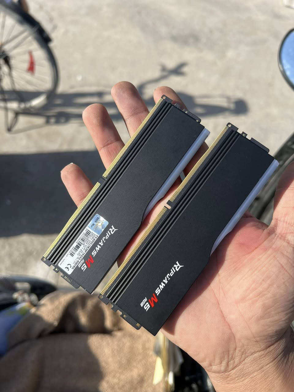 للبيع 🔔
كرت شاشة AMD 9070XT سعر 1000.000
رامات Ram 2x16 32 6000hz g.skill  سعرر 500 الف
هارد Samsung 990 PRO M.2 1TB ماعرف سعره حطو سعر ومنختلف ابيع قطع منفصله


**إذا كنت صاحب هذا الإعلان وتريد حذفه لأي سبب، رجاءا أرسل رسالة إلى الدعم الفني**