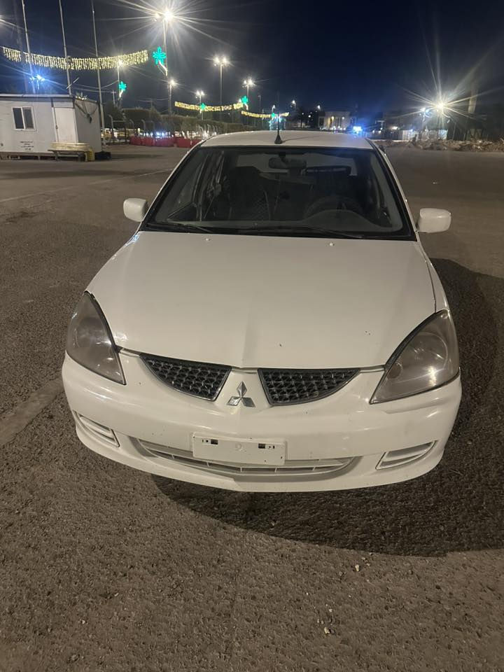 موديل ٢٠٠٦ محرك جديد كير نظيف. حداديه زينه كهربائيه شغاله
سياره مال مزاد بس باقي ع ستلم رقم 
كلشي كمل بسمي 
سعر ٤٥ وبيه مجال مكان كربلاء 
***********
