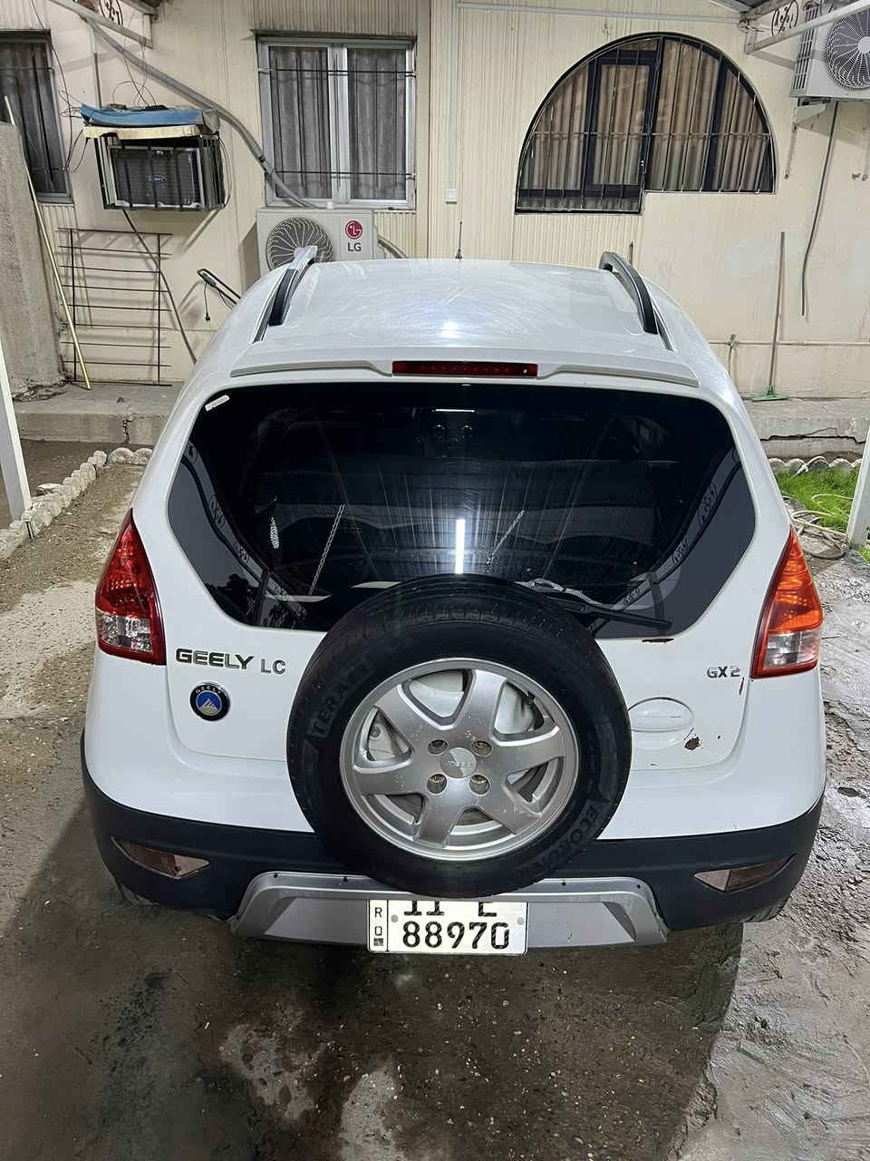 السلام عليكم اخوان عيدكم مبارك 
الحلوه للبيع 
باندا كروز موديل 2013 ماشية 85 الف
السيارة مكفولة من الضربة والصبغ فقط  فقط 
بيها بارد بجاملغ سايق وتكحيلات بسيطة شخطات بنية
السيارة رقم بغداد مشروع وطني بأسمي 
جاهزه ومابيها نقص تشغل وتطلع 
رقم وسنوية وهزة لغاية 2031 مجددات بأسمي شخصيا
عارضها ب 55 وبيها مجال للشراي 
مكاني بغداد السيدية رقمي ***********
