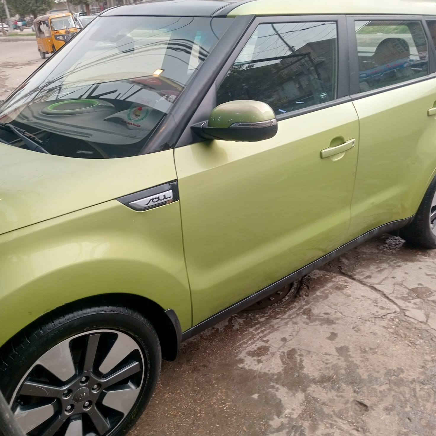 كيا صول 2015 بأسمي شخصيآ  مكينه 2000 دوش  ماشيه 85 فول تحكمات شاشه كبيره بنوراما  و كشن كهربائي  حادثه بدون ايرابك   واليرابكات سليمه  قطع صبغ واني ابيع كأحزام  مرفق بتقرير جاهزه من كلشي تبريد ثلج العوان كربلاء سعر 105 وبيها مجال وبلعافيه ع ياخذها ***********
