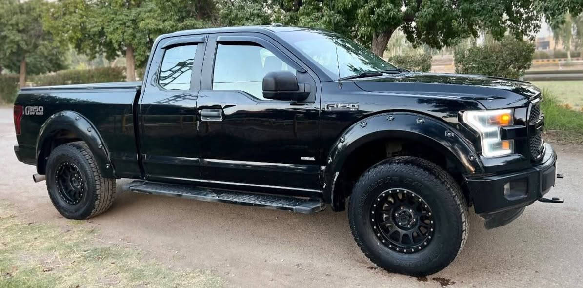 يا الله 
السلام عليكم 
من رخصة الادمن المحترم 
للبيع او مراوس 
فورد f150 
موديل 2017
وارد امريكي
ظررها جامرلغ مبدل نفس اللون السيارة بدون صبغ وبدون ايرباك 
الموصفات 
باب قصير بدي قصير
محدثه رابتر بالكامل
مكينة 6 سلندر 2700
مرفعه 
تاير جبلي 
قطعتين تبريد 
فور ويل 
لد امامي 
ماشيه 150 الف 
مكاني ديالى بعقوبه 
السعر خاص او تصل 
***********
ملاحظة شعندك مراوس دزلي
