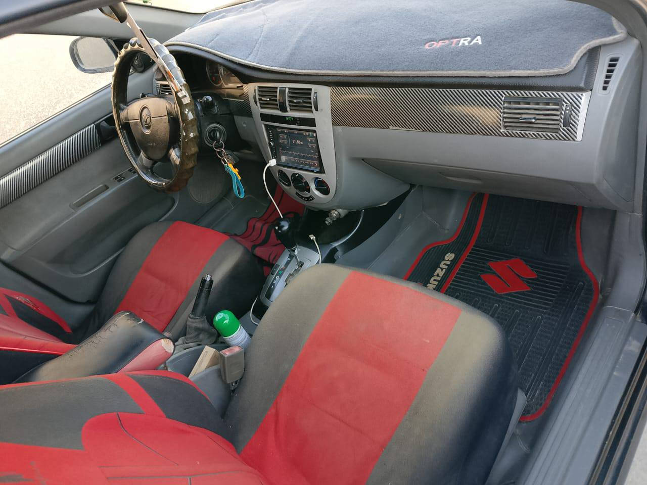 سلام عليكم
فورنزا سوسوكي 2007 كير كلشي مابي محرك مجفت جديد رقم امريكي نقصها جويتر بس 
السعر 42 
الرقم : ***********
