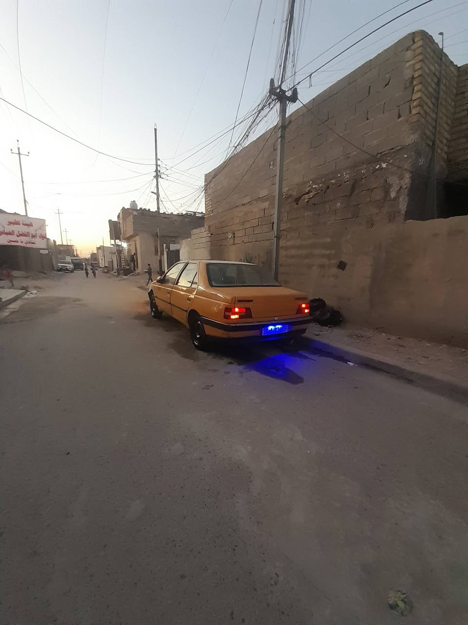 السلام عليكم 405 موديل 10 رقم انجليزي نجف السعر 21 تخم تاير ما عاوزها برغي***********
