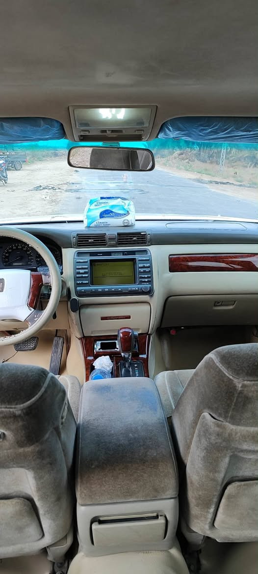 السلام عليكم ملكه كراون (2003)كرستال اصل مكفوله كص ونقل جثه مدفوع كمرك وضريبه قرصه واجه السياره بلجكمجه رقم صلاح الدين مالك السياره بلكوفه مو تاجر 
مكينه ديفور الزغير كير ومكينه بلجيس 
حداديه وره وكدام جدد 
اربع كشنات كهرباء ستيرن كهرباء برده خلفيه كهرباء 
لايت كرستال بكت لايت كرستال ويل نجمه ابيض 
السياره للبيع أو مراوس كوري سوناتا أو اوبتيما معه الفرق بعد الاتفاق الرقم (***********) مكان السياره ديوانيه
