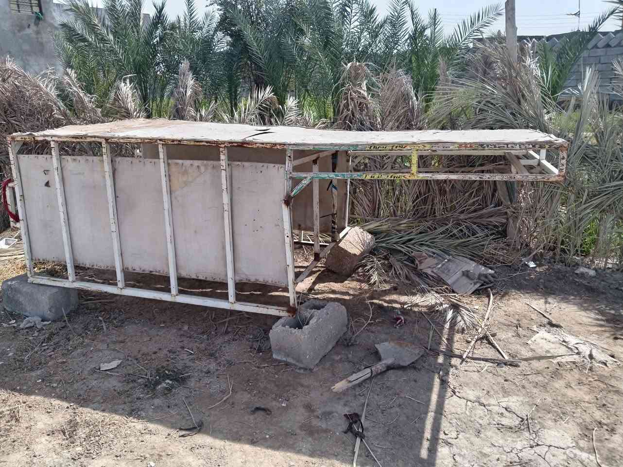 سلام عليكم
محجر البيع٦٥ وبي مجال 

وصطبات البيع ٥٠
رقم ***********
