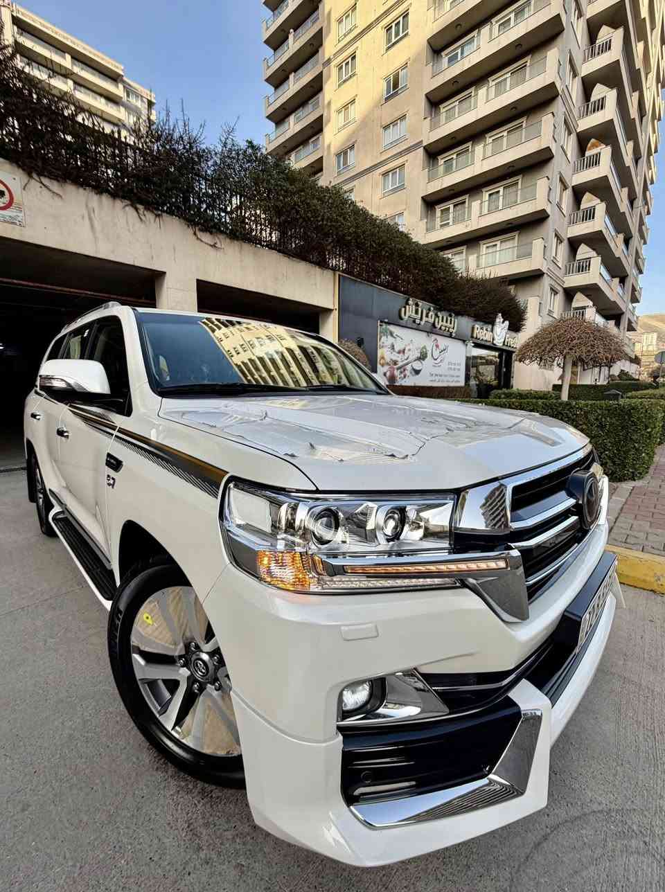 تيوتا لاندكروز 2019 ( لكزس V.X.S )
ماشآءالله  
‎جكات
داخل ديزاينو
‎ستيرن كاهرباى
سندوق شفط
رادار
كشنات تبريد
٥كاميرات
محرك (5.700) ليكزز
‏‎ماشييه 57 كم حقيقي
‏‎لاندكروز VXS 
‏‎موديل.موديل 2019
‏‎فول مواصفات 1/1
‎‏‎السيارة مواصفات اللكزس 
رادار
خط شارع
‏‎-جوبلس تصعد وتنزل 
‎‏‎-شاحن لاسلكي 
‎‏‎- نضام ترحيب عند الاقتراب 
‎‏‎- دبل ماوس 
‎‏‎- شاشة تحكم لكزس 
‎‏‎- شاشات عدد 3 
‎‏‎-تشغيل عن بعد 
‎‏‎- كراسي كهرباء 
‎‏‎- مكينة V8 /5.7
‎‏‎-زراك لايت 
‎‏‎- 5 بصمة ابواب 
‎‏‎- سيستم صوت لكزس 
‎‏‎- ستيرن صاج 
‎‏‎- 8 ايرباك
‎‏‎- فور ويل 
‎‏‎- حساسات امامي خلفي 
‏‎ماشي ٥٧،٠٠٠کم
‏‎- نضام ايكو تقليل صرفية 
‎‏‎-ثلاجة 
‏‎مواصفات VX.S معروفة ما يحتاج اذكر لبقية 
چكه مابى 
حتا دعاميات بدون صوبخ
ا‎بدون بارد ،بدون رصعات ،بدون حتا شخط
محرك كير بشرط مامفتوح
‎سيارة حيل نظيفة كلشي عل بلاد لوك
سنوية زنكة كلشي جديد مدفوع لـ٢٠٣٠
باسمي السنوية بشرط تحويل و خرامة 
‎سيارة مابيـها دينار مصرف كامل من كل نواحي

سعر568$
رقم صاحب سيارة ***********
‎‏‎
