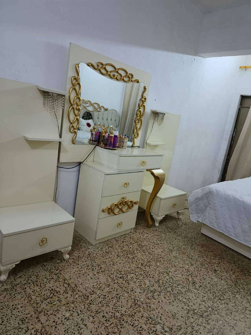 *********** مستعجل عل بيعتهة ماعندي مكان اليريدهة راسل و يتصل

