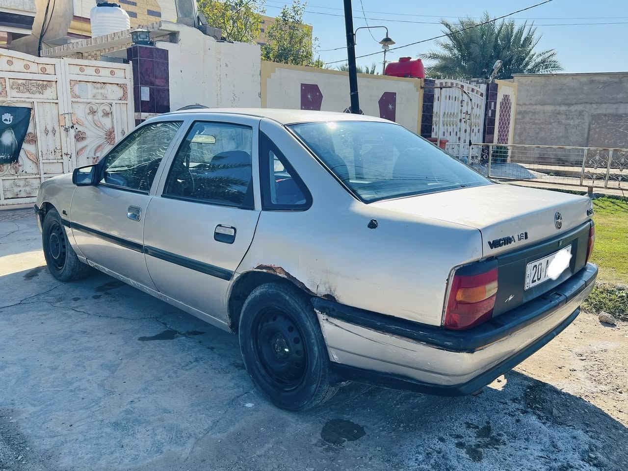 سلام عليكم سياره اوبل فكتره موديل 90رقم دولي محرك  2000  سياره نضيفه وجاهزه رقم ديالى سعر 28 وبيها مجال بسيط تحويل مباشر غير متواجد على الخاص  
هـ/‭0770 269 1768‬
