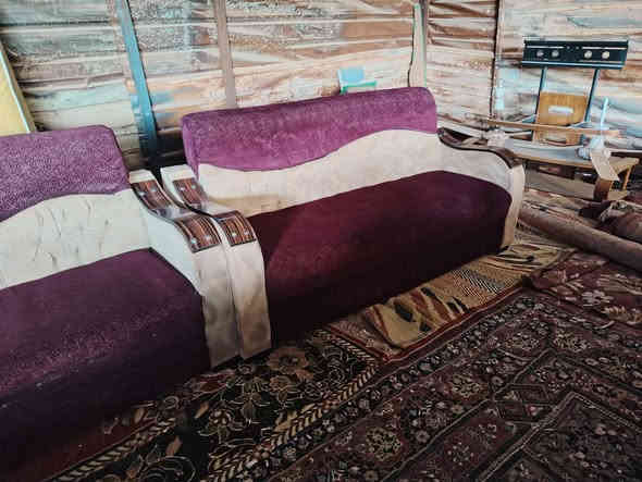 تخم ١٠ مقاعد نظيف السعر ١٦٠رقمي ***********
