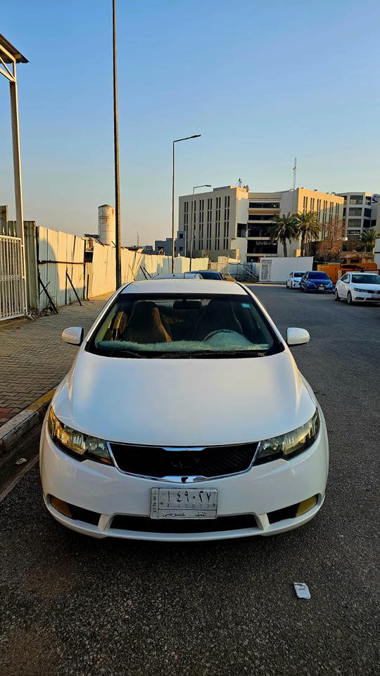 السلام عليكم
سيراتو خليجي لونها ابيض محرك 1600 
موديل 2013
رقم نجف بأسمي سنوية سارية 2029
ماشيه 190 الف كيلو 
مواصفاتها 
كشنات جلد ، أرضية مفروشة ، شاشة كاميرا ، ويل 17 رياضي 
بيها اربع قطع صبغ 
السيارة ع ايدي مداريها دهن وبانزين  وكلش حلوة احلى من الصور گير ومكينة مكفولات منظومة تبريد جديدة حدادية جديدة
السعر٩٨ وبيه مجال
مكاني النجف
تفاصيل اكثر واتس (***********)
