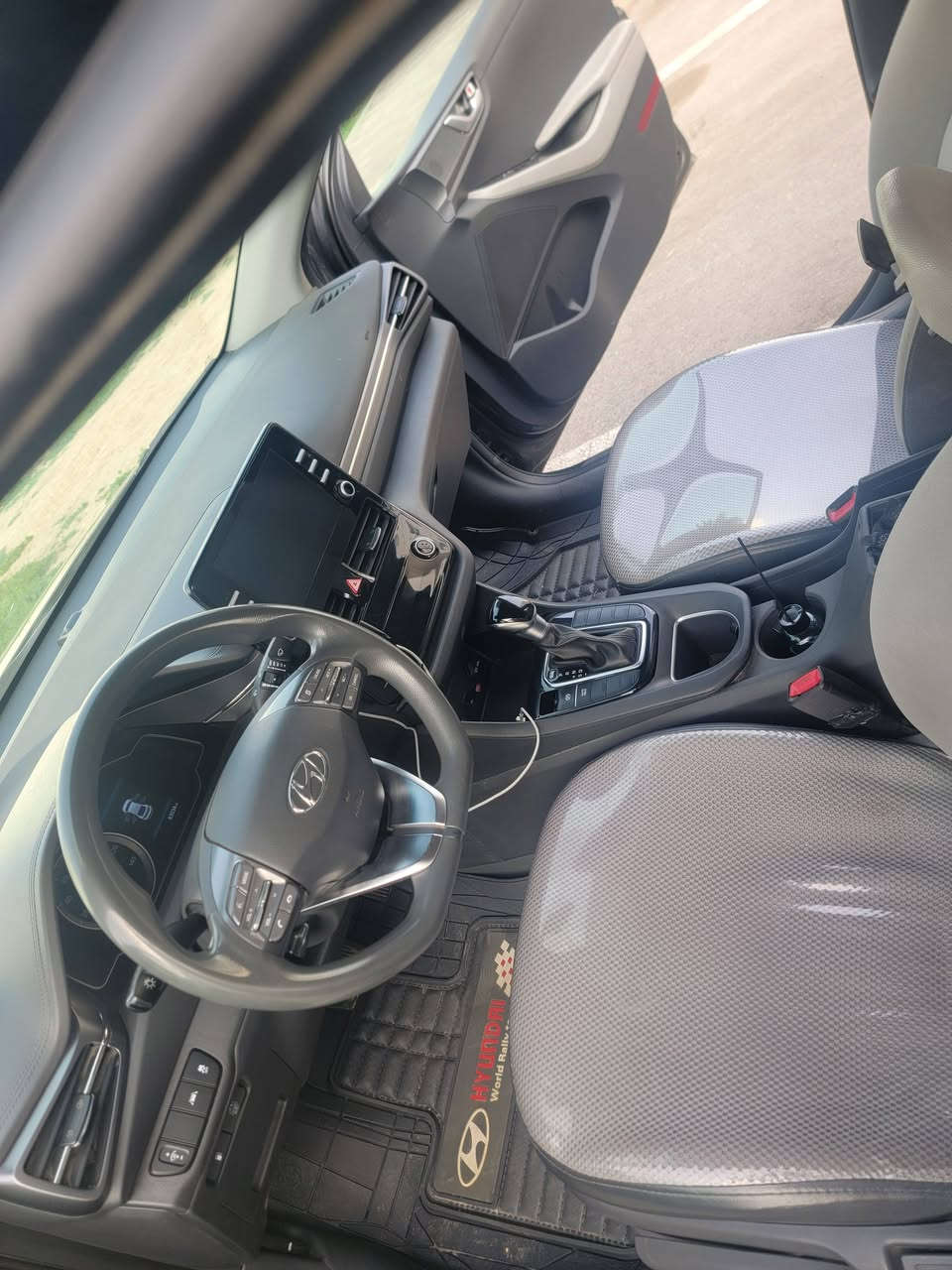 ايونك ٢٢ هايبرد
ماشية ٨٦ الف
مواصفات بلو معروفه 
فول مواصفات عدا الفتحه 
كلين بدون حادث من امريكا
وهنا بلعراق جاملغ ايمن امامي معمر نفسه
وشبر بارد بلبنيد 
ايرباك بردة فقط طاك 
سونار قبل حادث موجود وصور حادث هم موجود
اريدها مراوس باقل مع فرق 
مكاني بغددداد ***********
