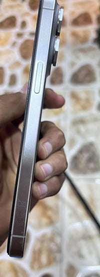 آيفون ١٥ برو ماكس • ٢٥٦ • مبدل شاشة