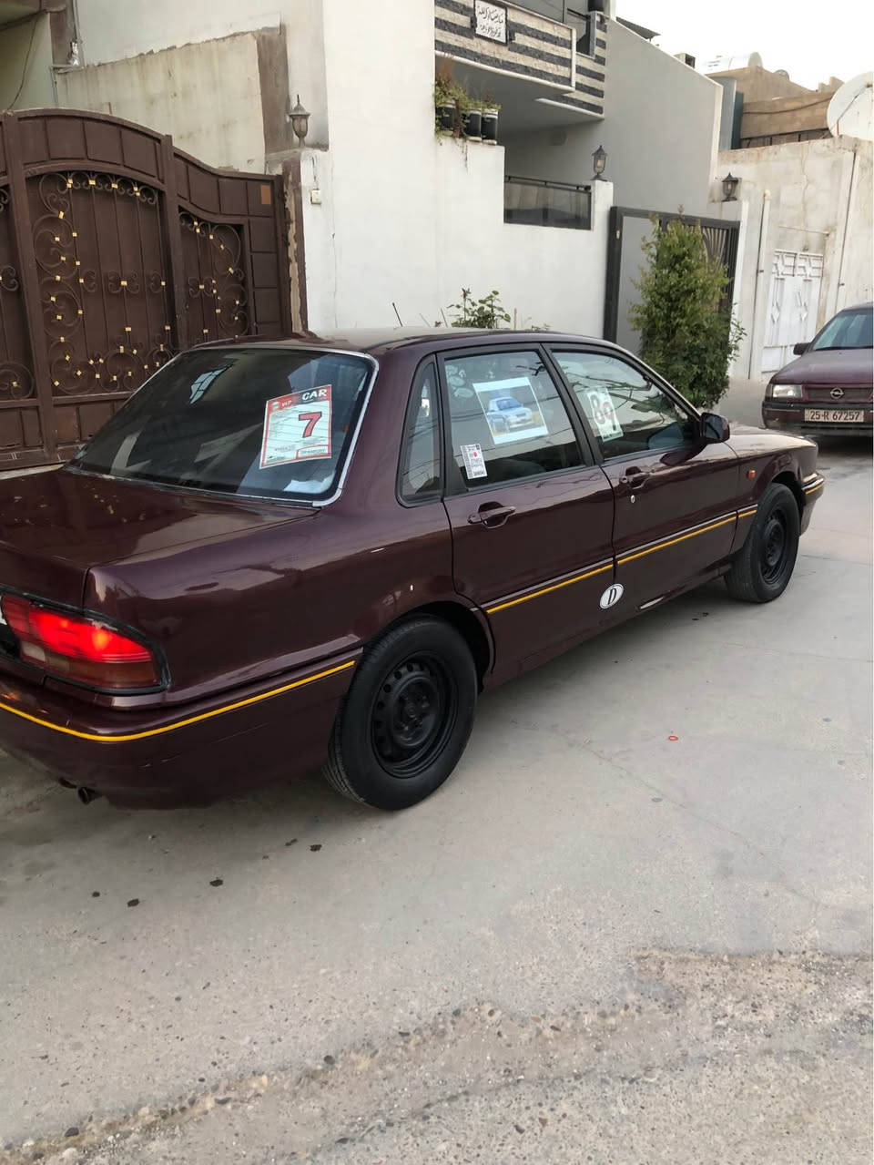 للبيع متسبوشي كلاند موديل ١٩٩١ كير اوتوماتيك حجم محرك ٦٣ كوبون بنزين موجود كير محرك شرط سيارة بدون حادث و خياس شرط تحويل بسمي عنوان كركوك 
*********** بي واتساب كركوك, العراق
