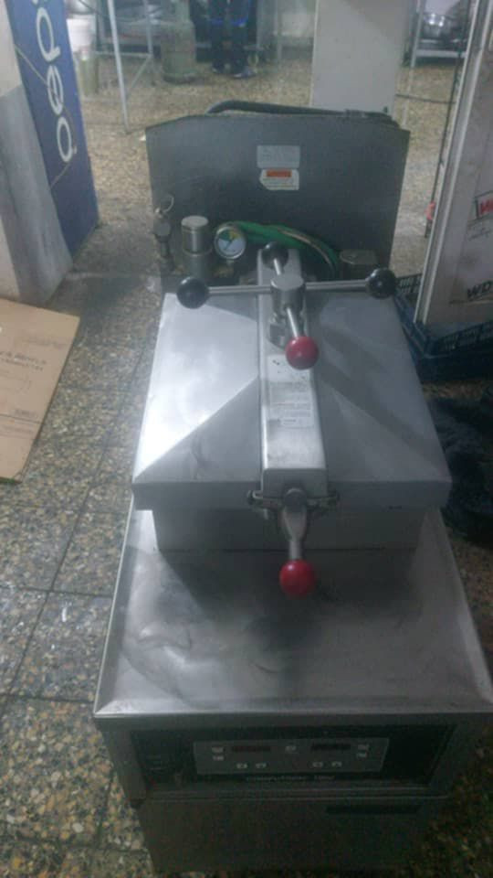 السلام عليكم مكينه قلايه أمريكي جديده سعر 70 ورقه وبيها مجال مكان بغداد الغزاليه


**إذا كنت صاحب هذا الإعلان وتريد حذفه لأي سبب، رجاءا أرسل رسالة إلى الدعم الفني**