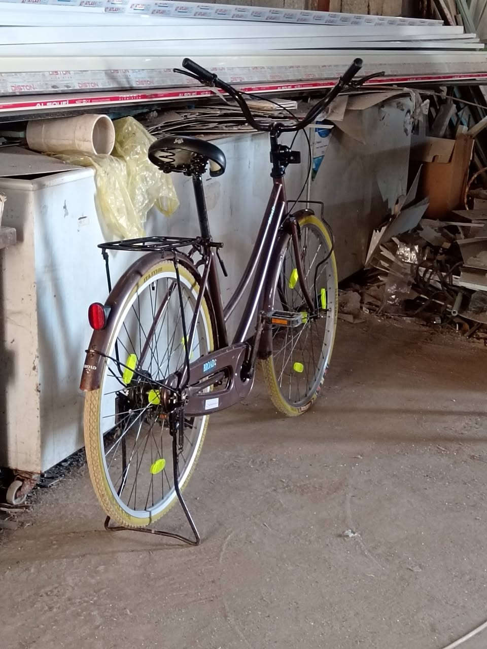 للبيع ٩٠ قفل بي شحوط قليله بغداد ***********
