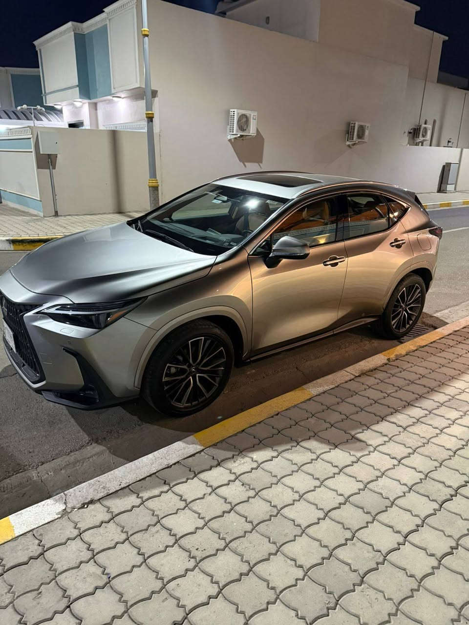 سلام عليكم شباب
#لكزس 2022رصاصي
خليجيه كفاله عامه من رصعه وبارد وشخط
# فول مواصفات 1على واحد  

#ماشيه 4 تالف وقابله الزياده 
#رقم بغداد مميز 
تحويل ثاني يوم 
مكاني بصره 
السعر 415 وبيها مجال 
***********
