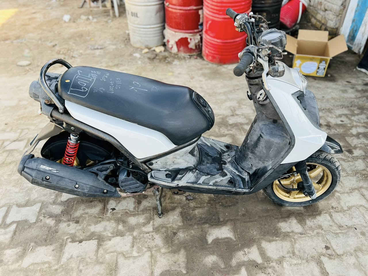 سكنس جبلي ياباني كفاله عامه ما نقصه برغي صارله شهرين من طالعه من الرمبه موديل 2010. العنوان الديوانيه  الحمزه الشرقي    السعر خاص.   ***********
