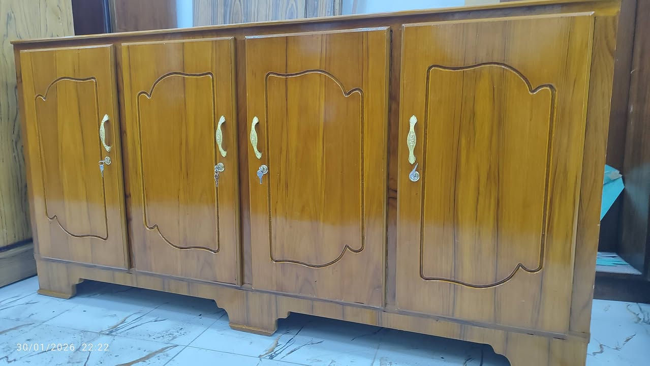 معرض نجارة المنتضر 
بوفية مستخدمة تزكام شغل درجة اولى نضافة 100% 
بسعر 125 الف 
واسط قضاء الحي شارع الشباب 
***********.   عادل
