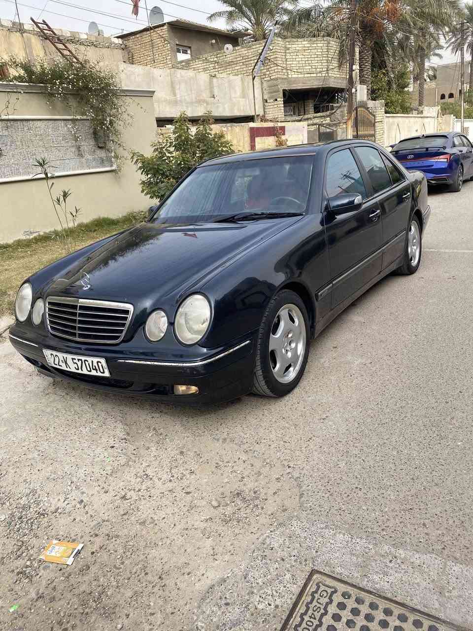 السلام عليكم مرسيدس مديل 2000 رقم اربيل بسمي السيارة على أديه صار عندي 5️⃣ سنوات اني صبغتها بدون ضربه او طخه جماليه فقط السياره بيها غرفه ثانيه مالتها البلاديه احتياط مري شفط فتحه مكينه V 6 منظومة تبريد جديده السياره ما ناقصها شي مكان السياره بغداد *********** السعر 115 وبيها مجال بسيط
