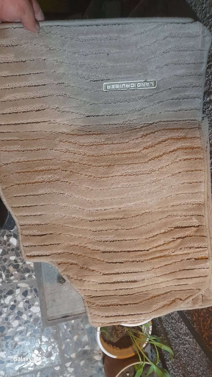 تخم ارضيات كلش جديد لاندكروز اصلي شركة مديل ١٣ ويرهم الحد ١٨ واي استفسار موجود وتساب ***********
