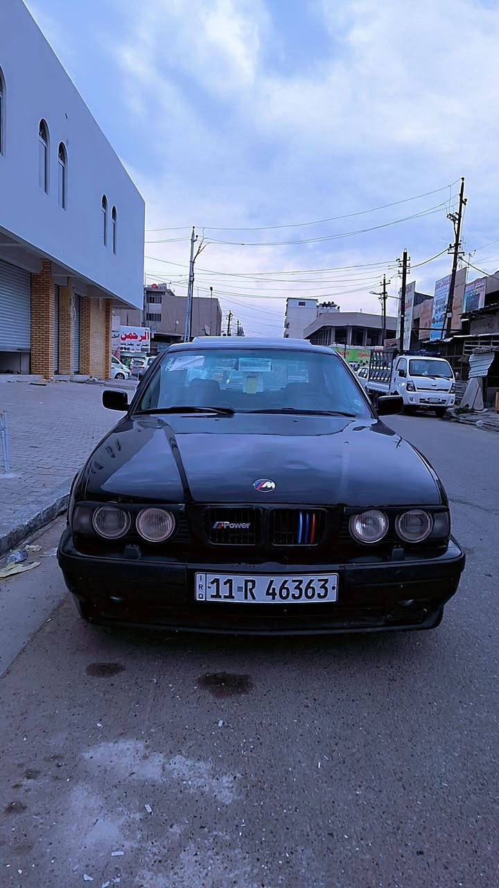 Bmw 525 مفتوح
رقم بغداد ب اسمي الكشر نضيف والدواخل نضيفه 
اللون اسود غير محدد بيهه نواقص كلش قليله وبسيطه راسلني واكلك بيهن  السياره جاهزه تحويل ب اي وقت احولك 
مكاني بغداد الامين الثانيه وهذا رقمي 
***********
والسعر 42 انزلك فلوس النواقص البيهه
