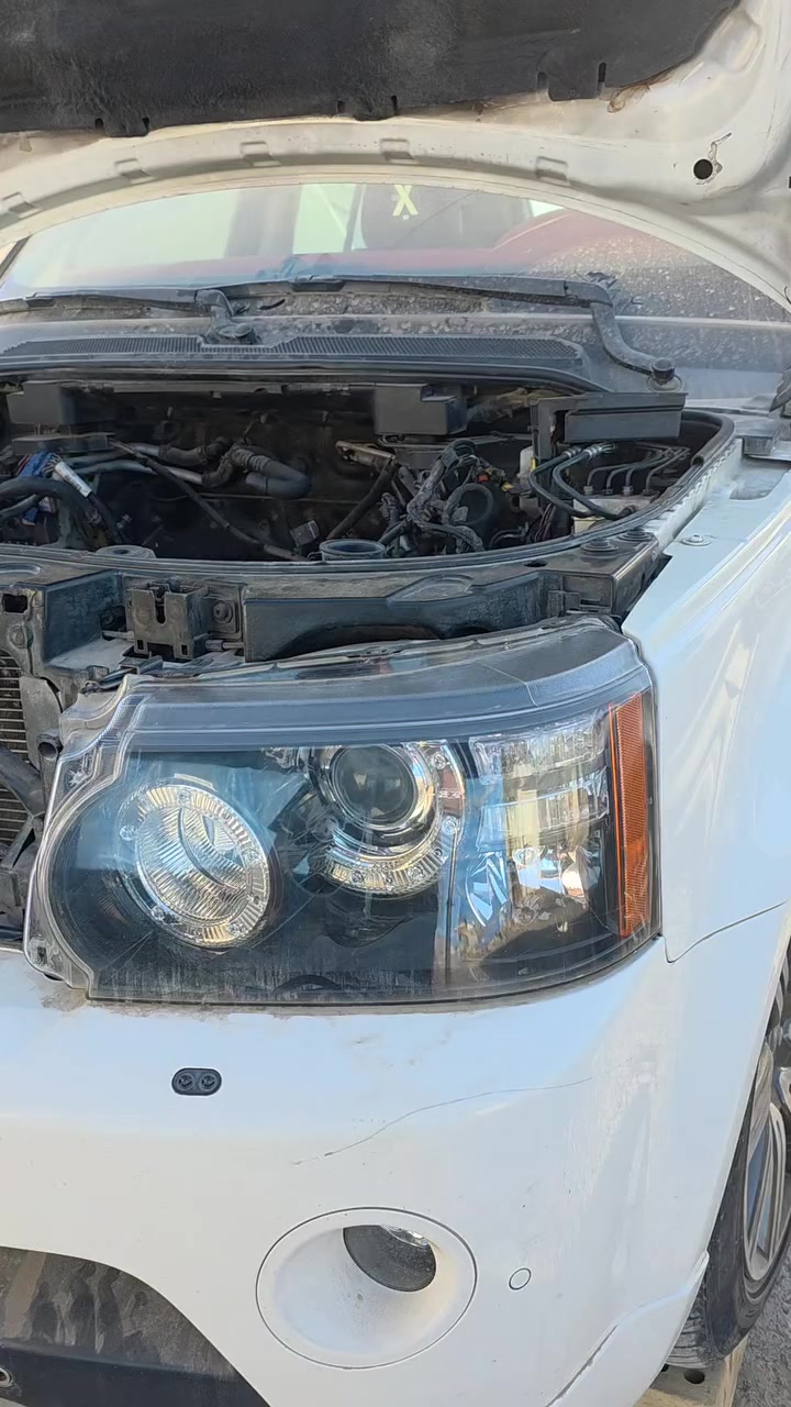 السلام عليكم فتح مكينة رانج 2013 سبورت تجفيت كامل وقطع غيار اصلية مع الضمان للاستفسار اتصال ***********
