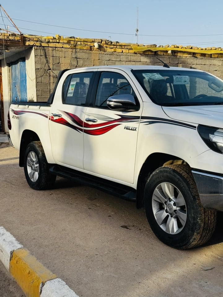 السلام عليكم
بيكم هايلوكس 2016  اوتماتيك سعودي السياره كفاله وجديده بمعنى الكلمه والسونار موضح بالصور ماشيه 130 فقط 
مكان السياره ميسان 
السعر 245
***********
