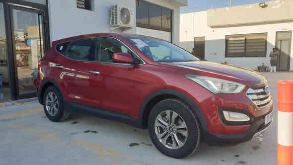 السلام عليكم اخوتي سنتافي وارد امريكي ليبل واحد بدون تبديل فقط البنيد مصبوغ بدون ايرباك السياره بلاديه كلهه موديل 2016 مداور ثاني يوم   بسمي   محرك 4سلندر 2400 مامفتوح السياره حداديه 90% تبريد جاهز كلشي شغال بيها داخل بيجي ويل كب 17 السياره تعتبر مكفوله عده البنيد صبغ وليس تبديل السعر المطلوب145 رقم الهاتف
***********
