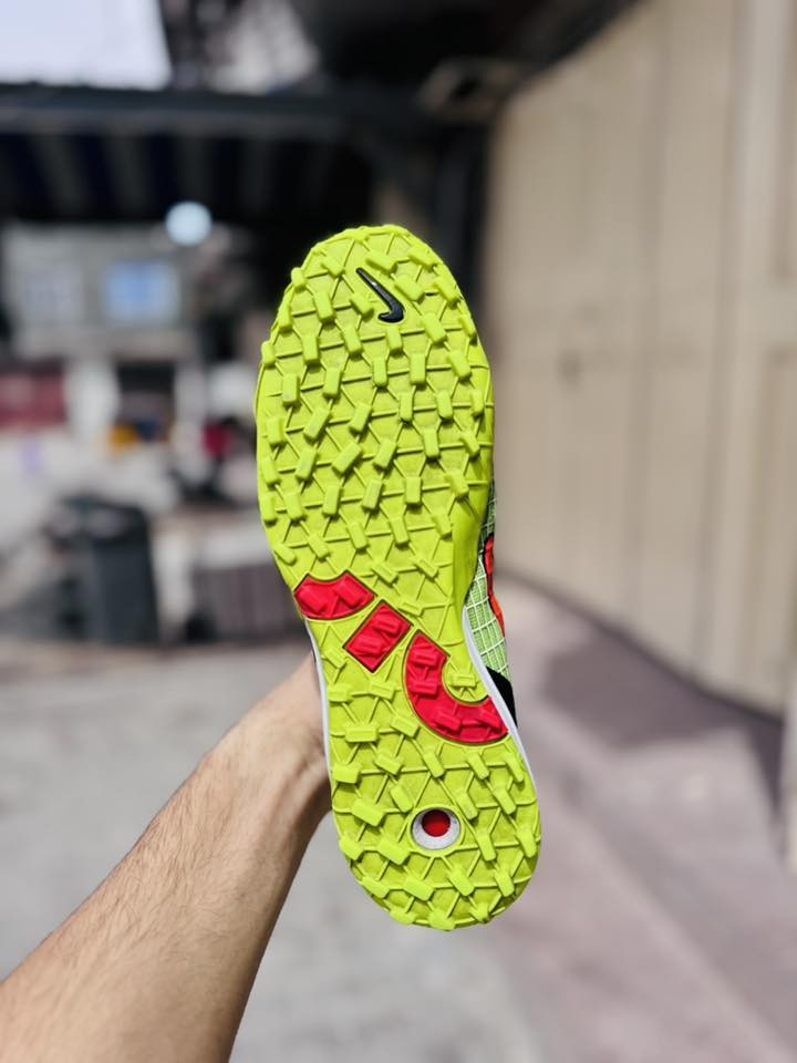 نايك 

باله اصلي نضافه فول 

قياس 42 ونص 

قاعده طبيه 

توصيل متوفر جميع محافضات العراق 

***********
