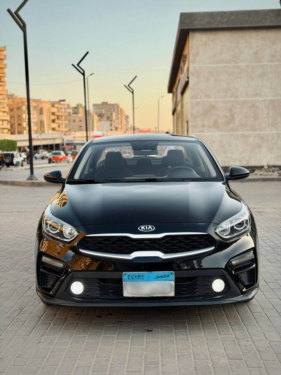 Kia Gerand Cerato 
2021 
الفئه الاولي 
فابريكه بره معاده داير رفرف 
دواخل فابريكه 
تكيف 
زجاج كهربائي امامي و خلفي 
طاره مالطي 
بلوتوث 
Aux-Usb 
ايرباج 
Abs - Ebd
متاح تقسيط بنوك و شركات بصورة البطاقه 
متاح تقسيط مباشر استلام فوري بصورة البطاقه 
المعيانه مدينة نصر 
للتواصل:01144075663 القاهرة, مصر


**إذا كنت صاحب هذا الإعلان وتريد حذفه لأي سبب، رجاءا أرسل رسالة إلى الدعم الفني**
