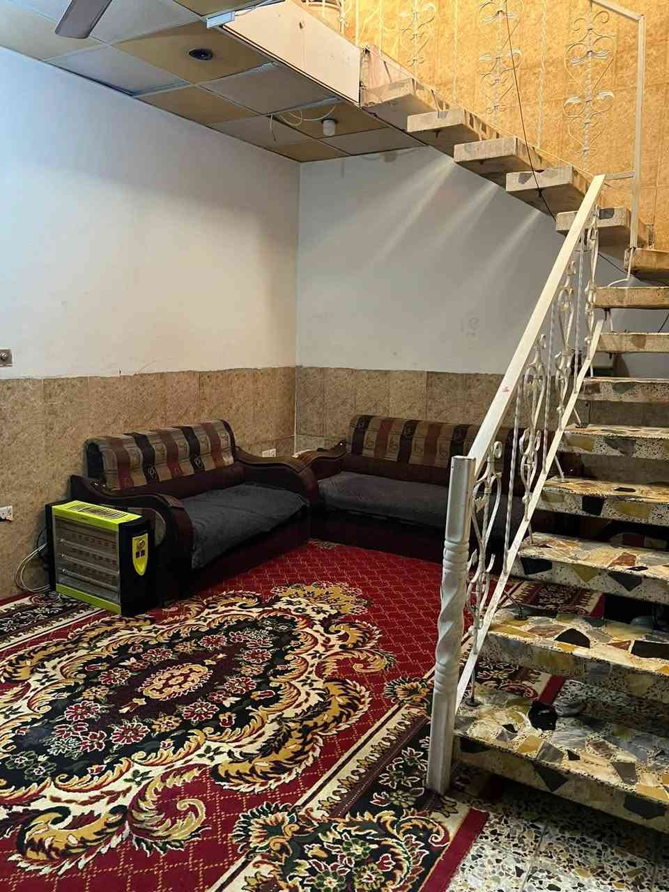 السلام عليكم
دار للبيع مساحه 150 متر طابق ونص 3 غرف نوم مع الملحقات طابو صرف زراعي ملك شخصي بدايه كميره شارع ابو طاوه 

للاستفسار اكثر الاتصال 

 اتصال /*********** 

واتساب / ***********
