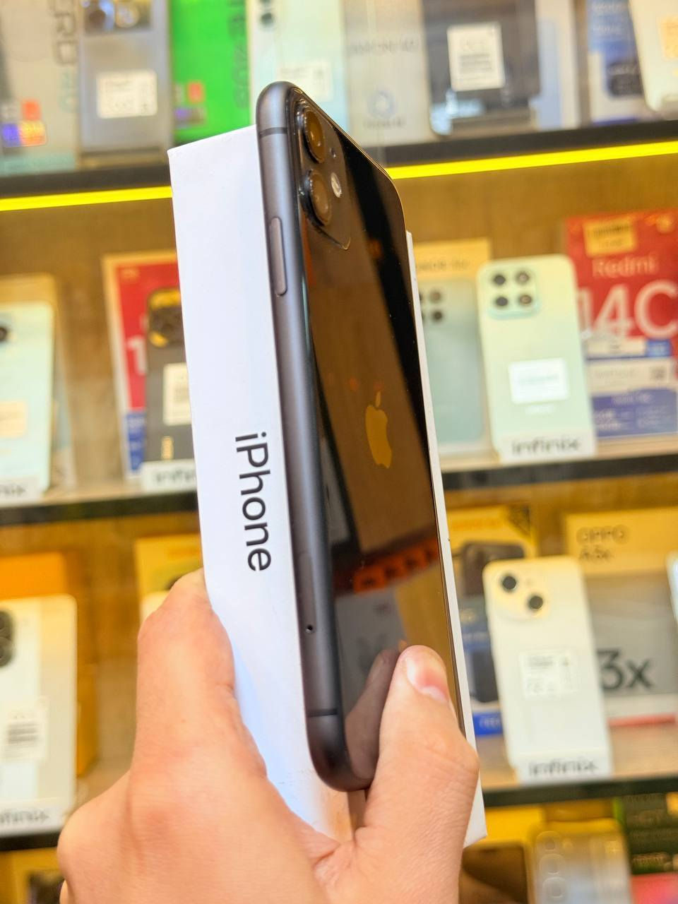 🌙🌙 عروض شهر رمضان  🌙🌙
ايفون 11 ذاكره 128 دبل سيمكارت (خطين) بطاريه 88  لون مميز نضافه 100‎%‎ حاله حال الجديد ممبدل بي شي وتر بروف عل حاسبه كله نورمل وبي ضمان 5 ايام فحص واستخدام نموذج M الاصلي  مكاني بغداد البياع شارع 13 مركز الريس للموبايل
السعر 275 الف
***********
