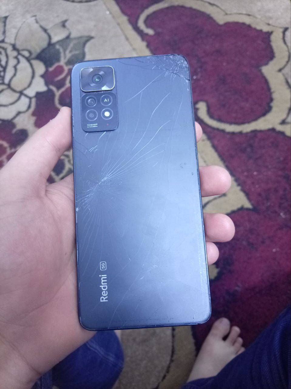 ريدمي نوت 11برو اكرر برو  ذاكرة 128 عشوائية 8+3  مبدل شاشه اصليه شرط اصليه وضهر مكسور بس تريد تخلي كفر عادي تريد تبدله للمراوس او البيع الرقم ***********
