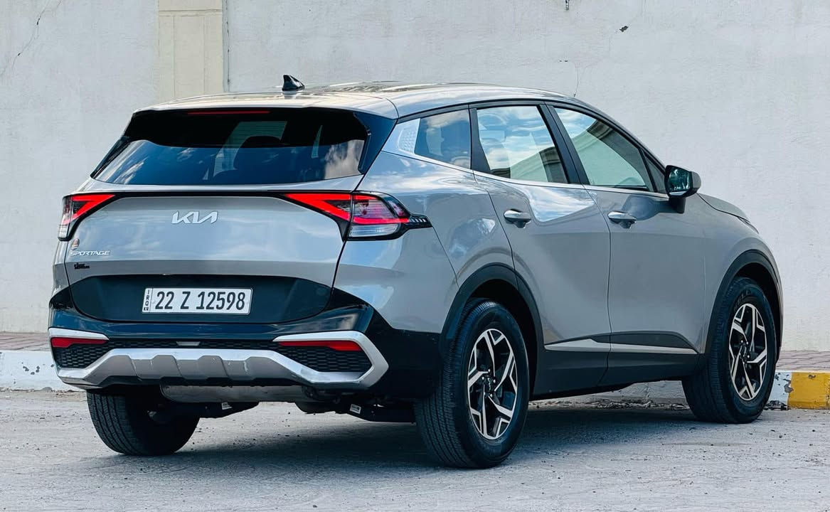 للبيع كيا سبورتج 
موديل ٢٣
امريكي ضرر جدآآآ بسيط
بدون ايرباك 
سيارة جدآآ نظيفة
السعر ١٩ وبيهة مجال شي بسيط
مكان السيارة بغداد 
للاستفسار 
*********** 
ابو ياسر
