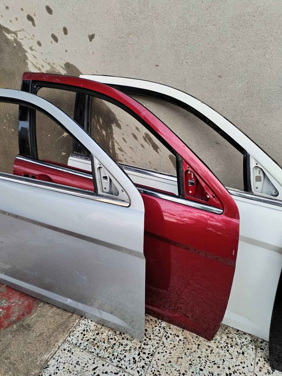 السلام عليكم تحيه للادمن حبايب گلبي وصلتنه أبواب سي ٢٠٠ كفاله من كلشي اليدور مكفول عدنه وبعد عدنه اللوان جايه مكاني ديوانيه ***********
