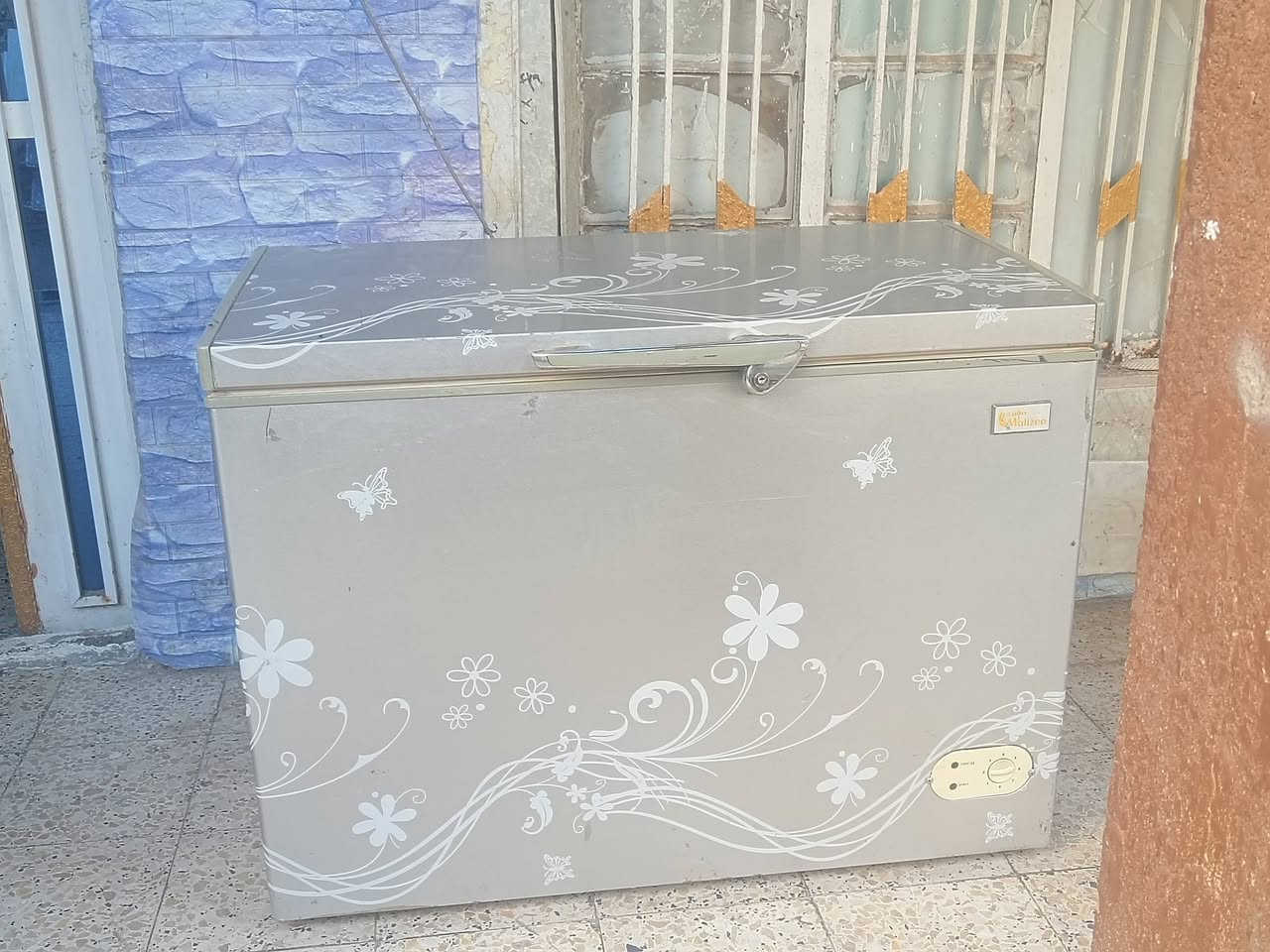سلام عليكم مجمده اخت لجديده  مادخله تصليح نضيفه وشغاله سعره 200وبيها مجال الشراي خاص مكان كوت


**إذا كنت صاحب هذا الإعلان وتريد حذفه لأي سبب، رجاءا أرسل رسالة إلى الدعم الفني**