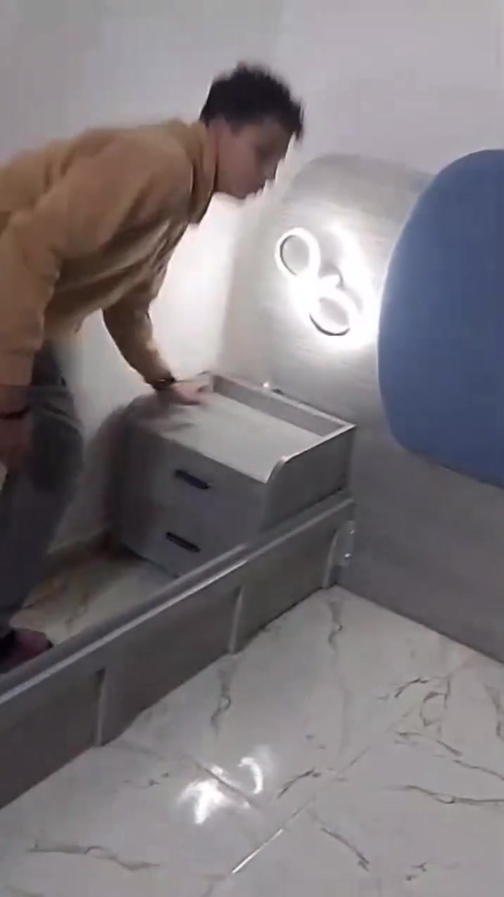 التفاصيل الصغيرة هي اللي بتعمل الفرق الكبير! ✨ الرقي في بساطته.

"مش أي حد يقدر يجمع بين الفخامة والهدوء في مكان واحد.. بس العميل ده ذوقه كان سابق عصره! 🎩
بعد ما قعدنا وشوفنا ديزاينات كتير، استقرينا على الموديل ده، والنتيجة زي ما أنتم شايفين (لوحة فنية) في غرفة النوم
الاتصال 011 47058066


**إذا كنت صاحب هذا الإعلان وتريد حذفه لأي سبب، رجاءا أرسل رسالة إلى الدعم الفني**
