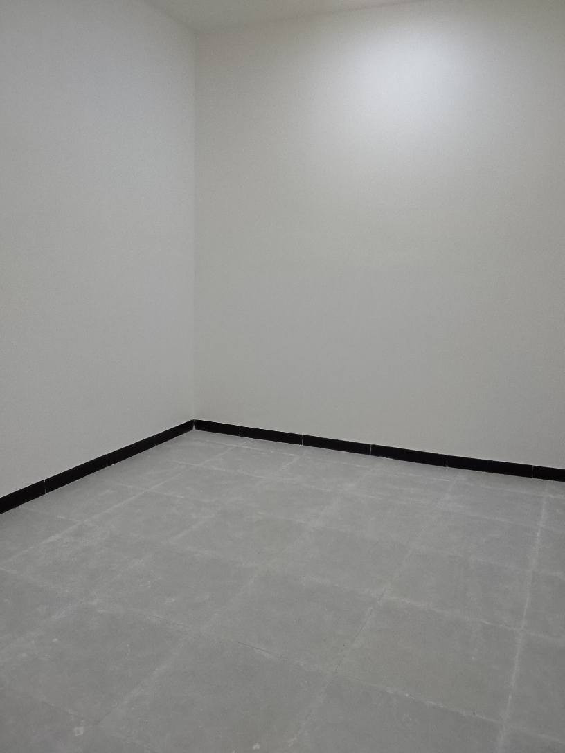 توفر لدينا بيت بمساحه 150 م تفاصيل البيت غرفتين صاله ومطبخ استقبال صحيه داخليه خارجيه طارمه والحديقه الموقع البصره قضاء شط العرب الجزيره الفيروزيه شارع16 حساب 67 وبمجال*********** البصرة, العراق
