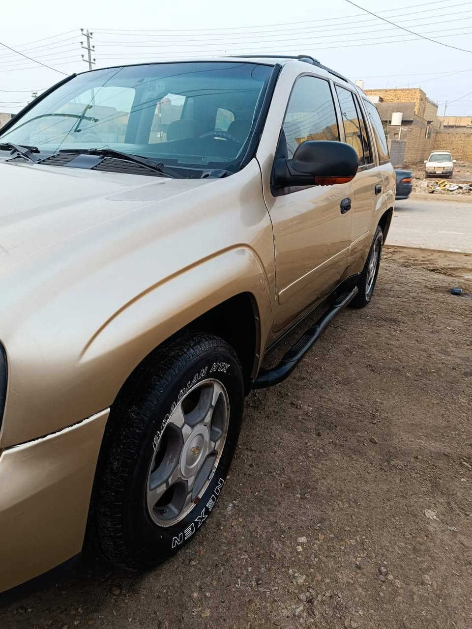 السلام عليكم للبيع بلايزر 2006. مكفوله من الضربه والكص والعيب الشرعي. مصبوغه جماليه. مكينه وكير مكفولات. رقم بغداد تحويل مباشر. حداديه جديده تخم تاير جديد تبريد شغال. سياره جديده كل نقص مابيه. 
السعر 90 وبيه مجال
***********
مكان السياره ناصريه مركز
