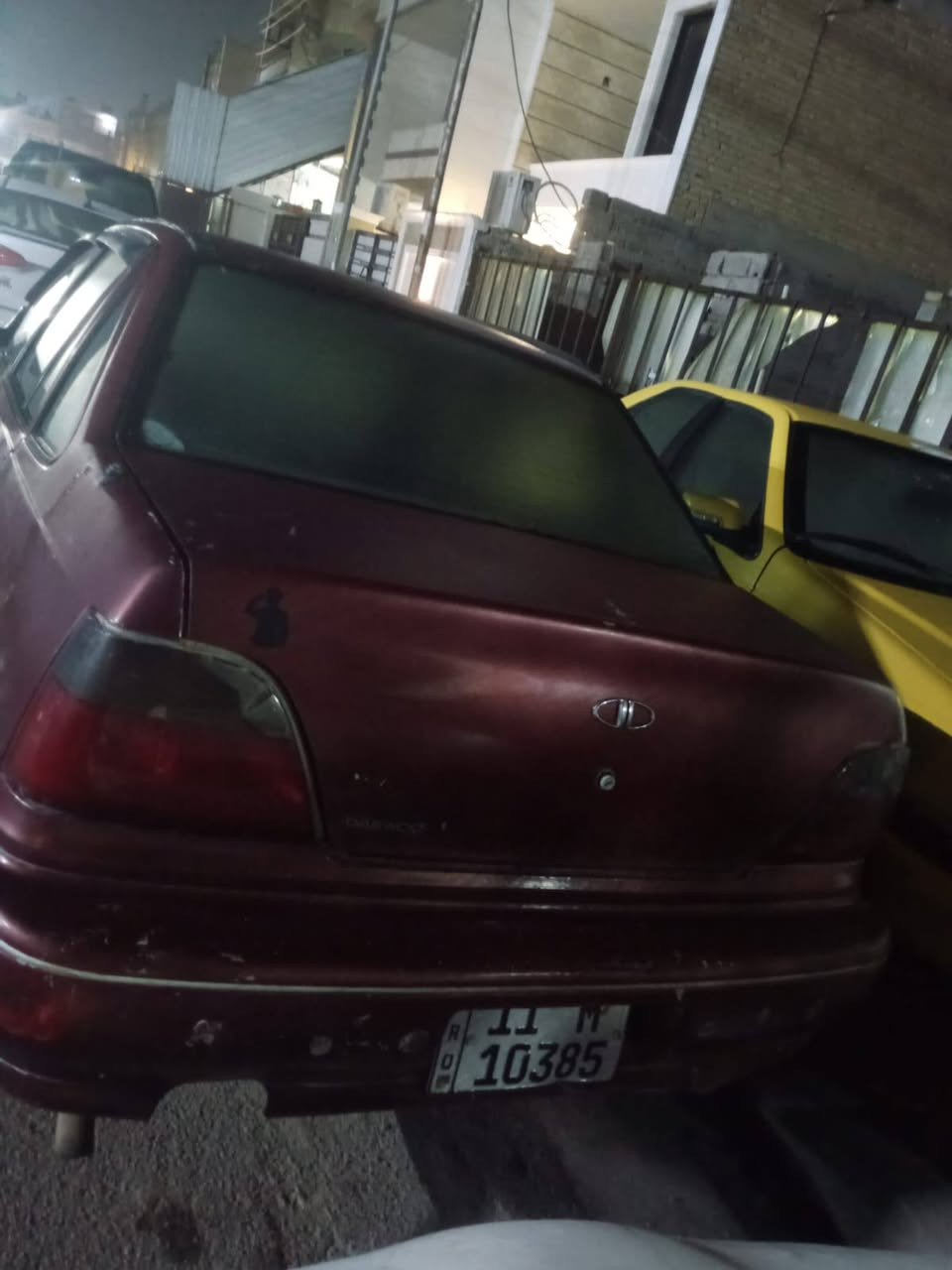 سياره سلو موديل 95احمر بغداد الجديد سعر25  هاتف ***********
