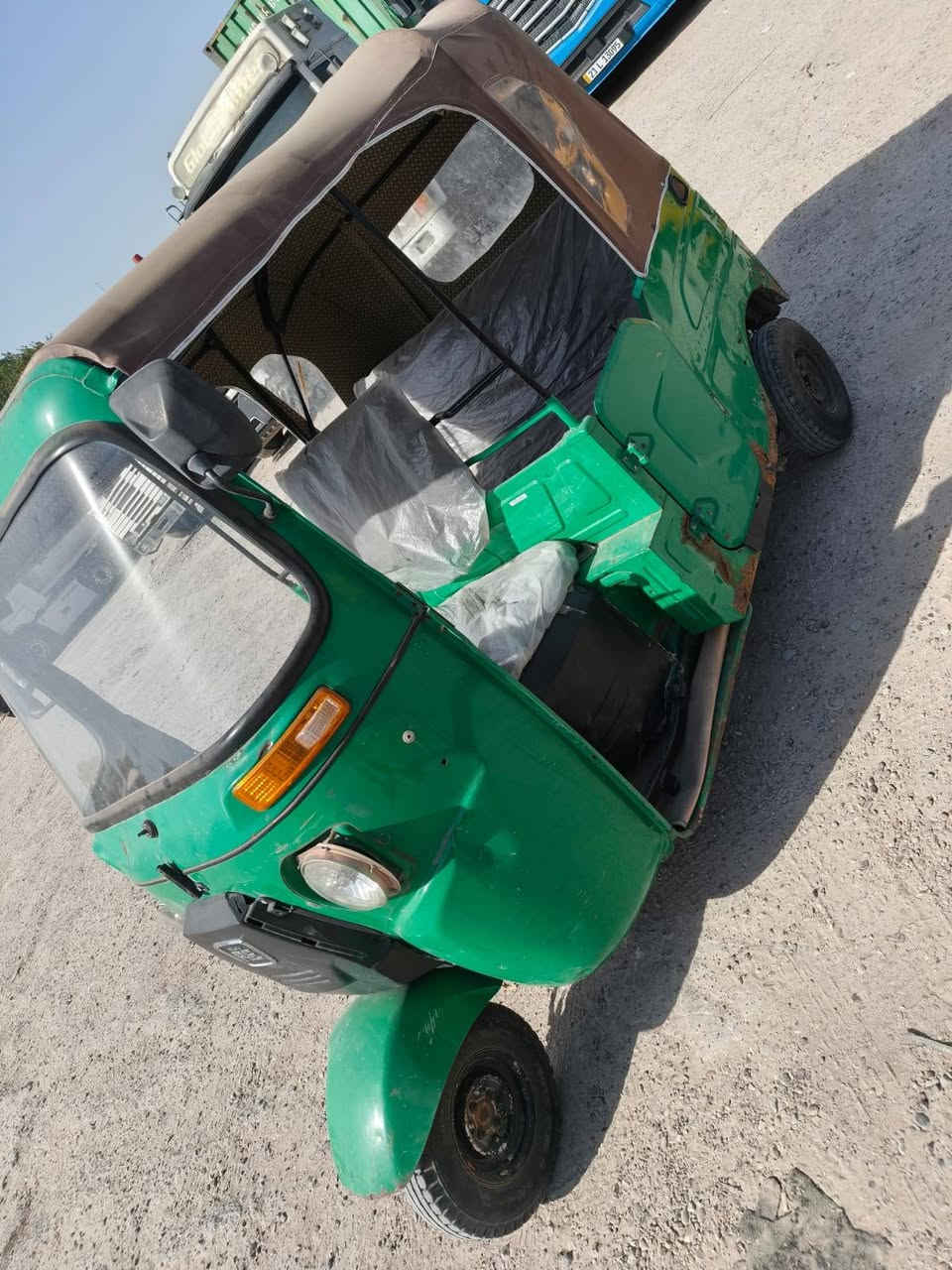 تكتك للبيع موديل 21 كلك ادوات مكانها بغداد سعرها 3وبيها مجال مكينه مامفتوحه كشرها بي طخات كهربائيات يشتغلن رقم الاتصال ‏‪***********‬‏
