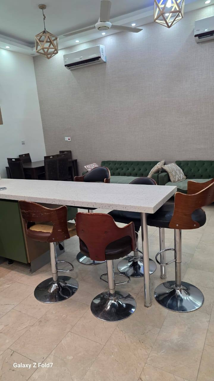 بيت للايجار 

الموقع /حي المتنبي بضهر مول بابيلون 

المساحه/100م
واجه 7.5 

المواصفات 
3طوابق 
3غرف نوم 
4حمام
صاله
مطبخ
كراج 
موثث بالكامل من كل النواحي

سعر الأيجار/2,000$
الدفع مقدم 6 اشهر 

الواجهة/***********
#بيت 
#ايجار
